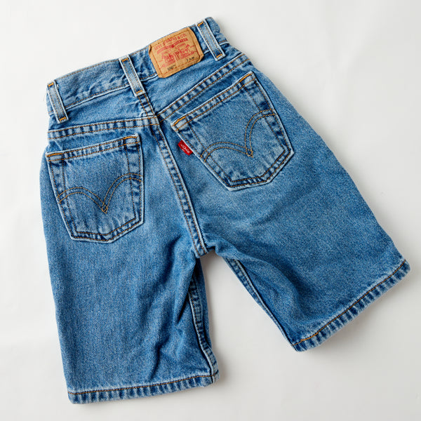 Vintage Levi's 550 Relaxed Fit Slim denim shorts · size 7 (5 to 7?)